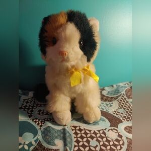 Vintage 1986 Dakin calico cat stuffed animal